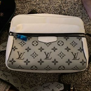 Louis Vuitton Crossbody Purse